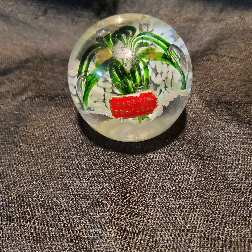 Heirloom Collection art glass paperweight,
